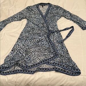 BCBGMaxAzria Blue and White 3/4 Sleeve Wrap Dress
